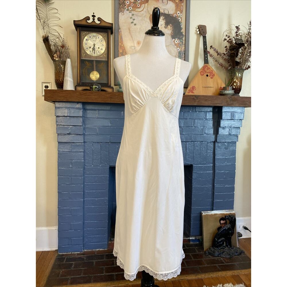 SHADOWLINE Vintage Full Slip Ivory Nylon Lace Trim Size 36 Tall M